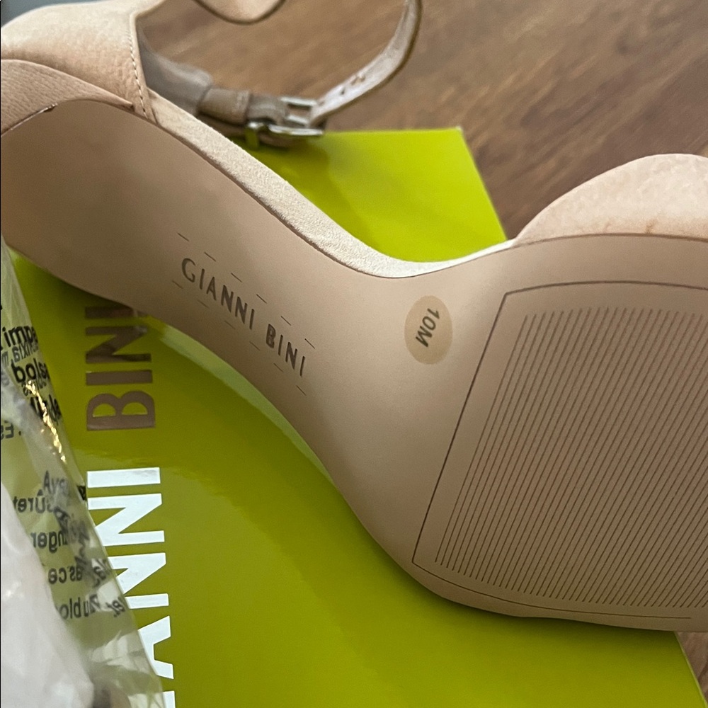 Gianni Bini Nude Ankle Strap Heels NIB - Picture 4 of 4